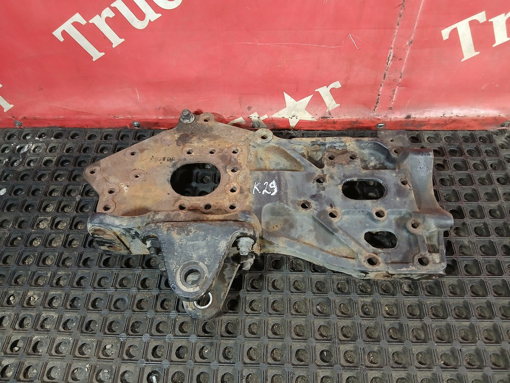 Кронштейн рессоры передней левый