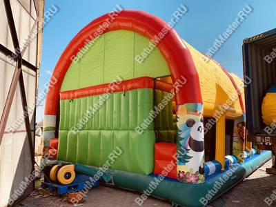 Коммерческий надувной батут "Зверята с крышей" 11*7*6 м