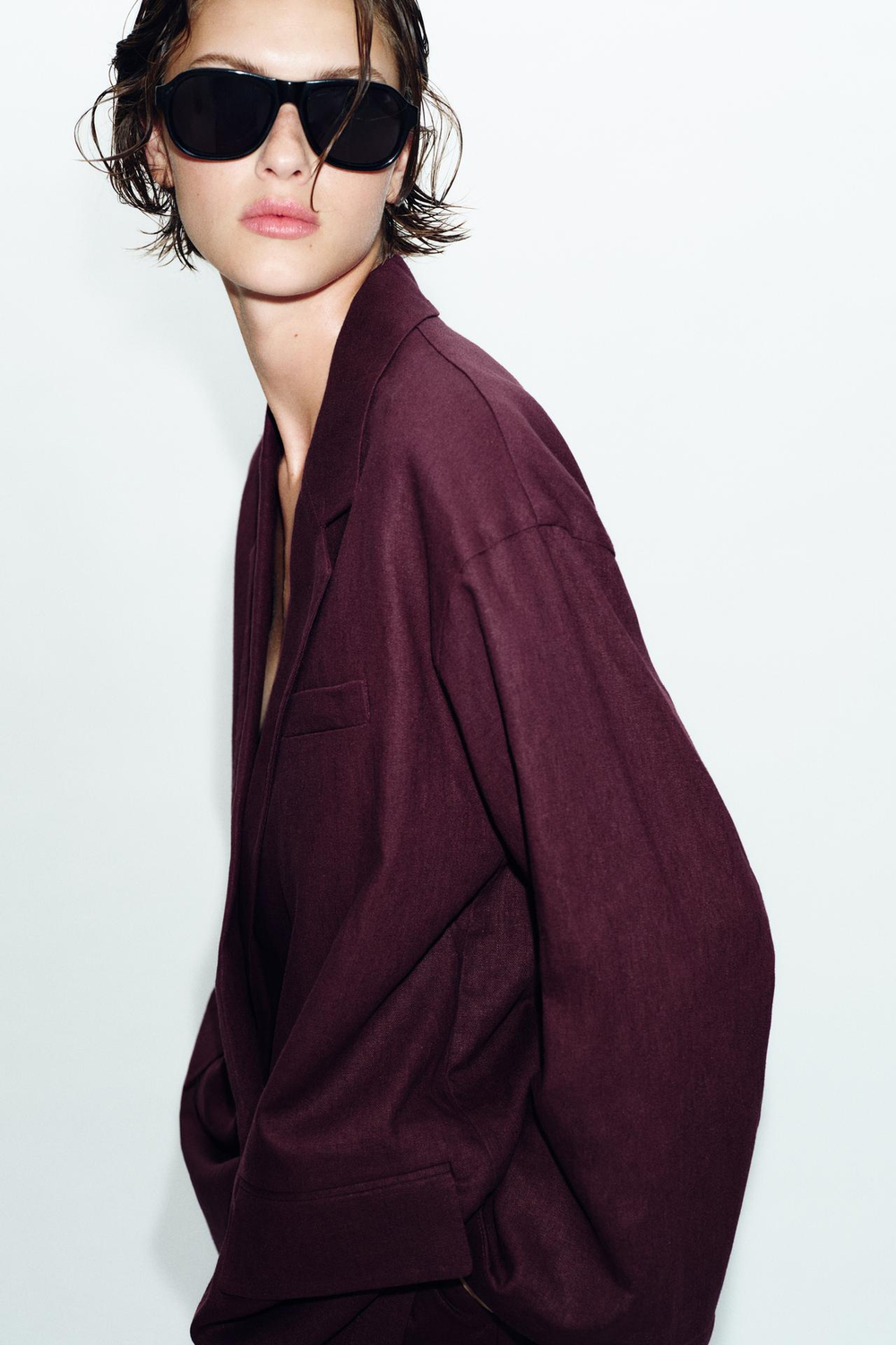 ZARA ДВУБОРТНЫЙ БЛЕЙЗЕР ИЗ ЛЬНА, БАКЛАЖАННЫЙ