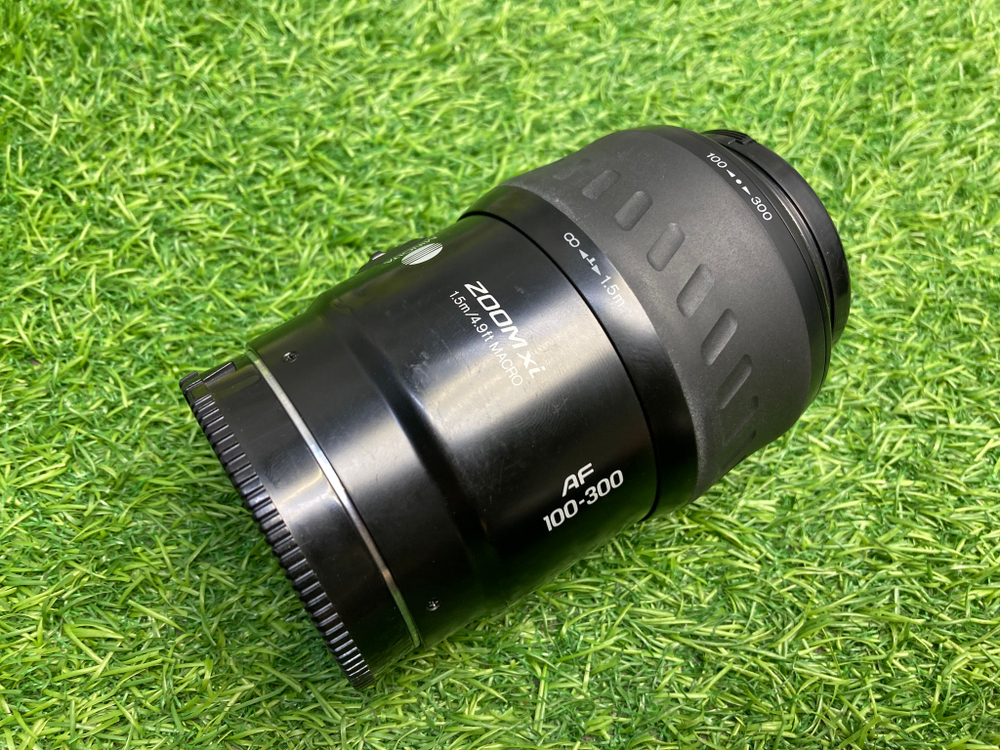 Minolta AF 100-300mm xi 4.5-5.6