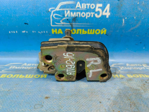 Замок двери задней левой TOYOTA CARINA 1993