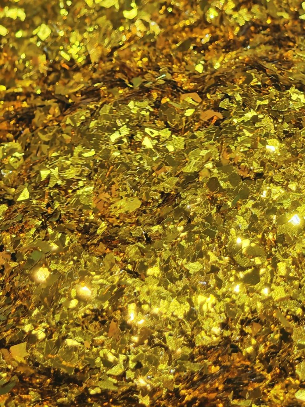 Хлопья - слюда 88904 Янтарное золото - для литья изделий и творчества