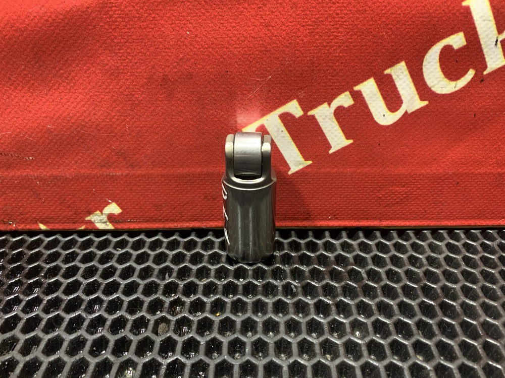 Толкатель впускного клапана