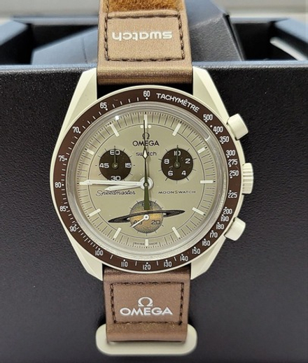 Швейцарские мужские часы Swatch x Omega Bioceramic Moonswatch Mission to Saturn SO33T100