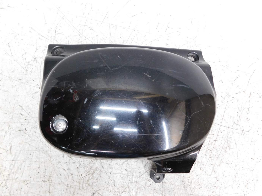 пластик боковой левый Suzuki Boulevard 400 VK55