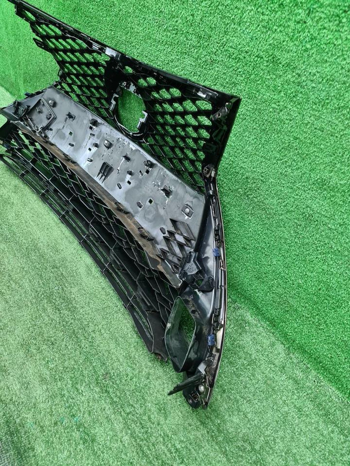 Решетка радиатора Lexus RC (2018-н.в.) F-sport