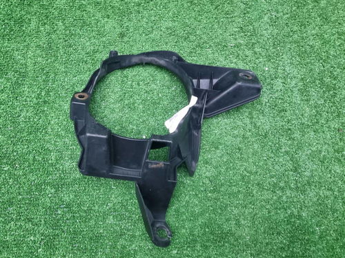 Кронштейн ПТФ правый Toyota RAV4 4 CA40 (12-15)