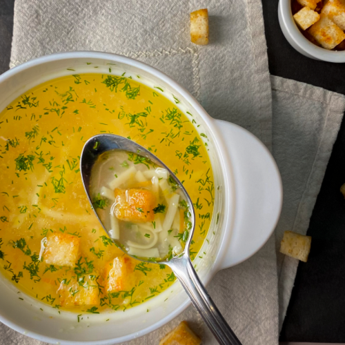 Суп куриный с домашней лапшой