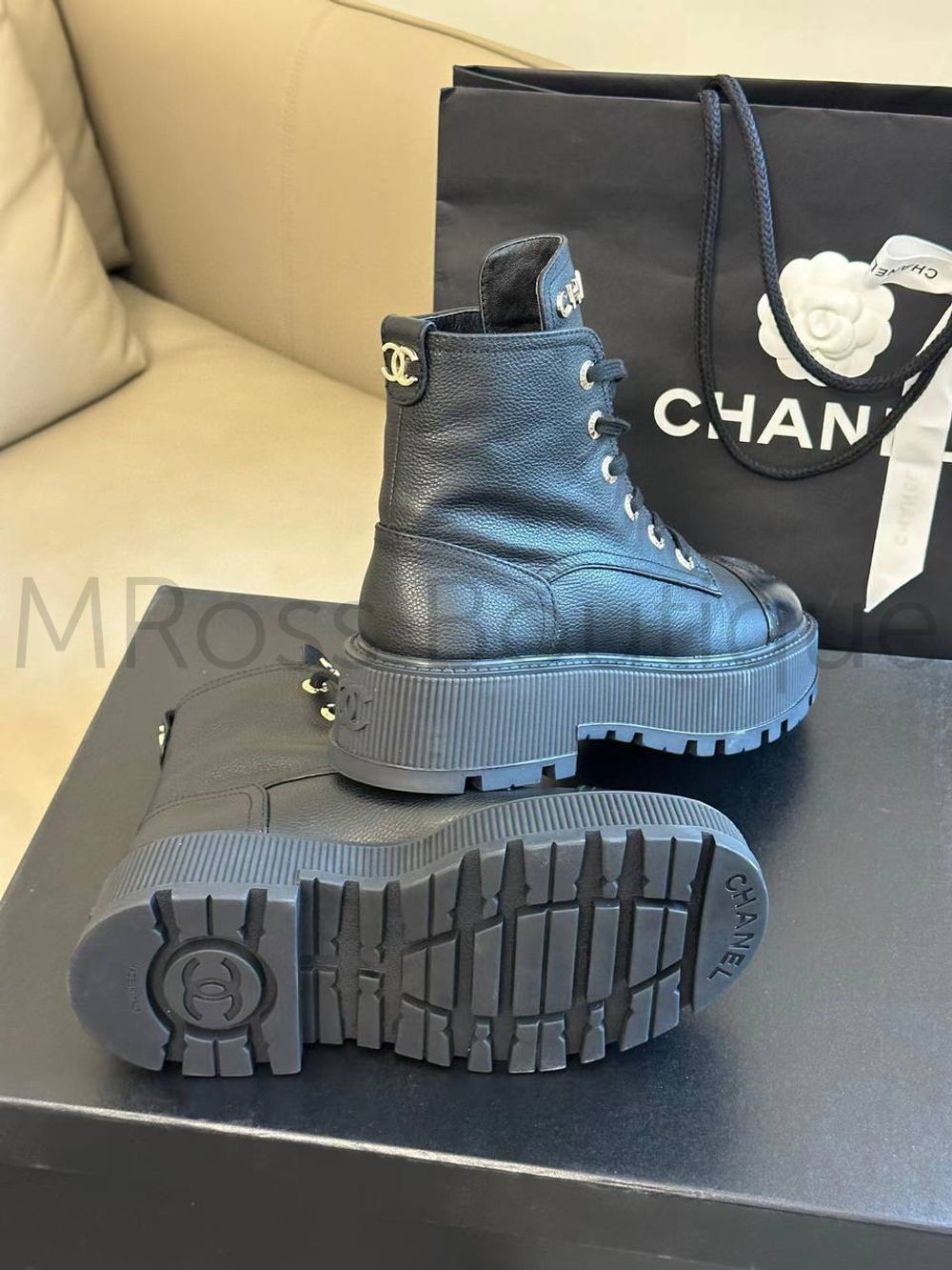 Женские сапоги ботинки Chanel в черном цвете