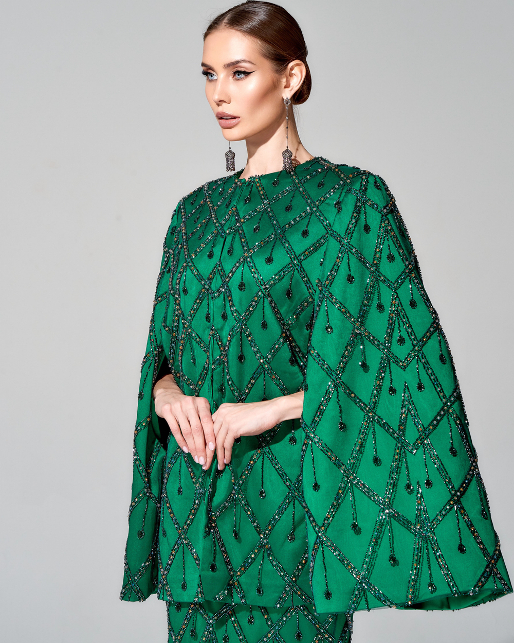 Кейп "Хозяйка медной горы" с вышивкой ручной работы