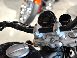 Royal Enfield Super Meteor 650 Interstellar Green (Mid)