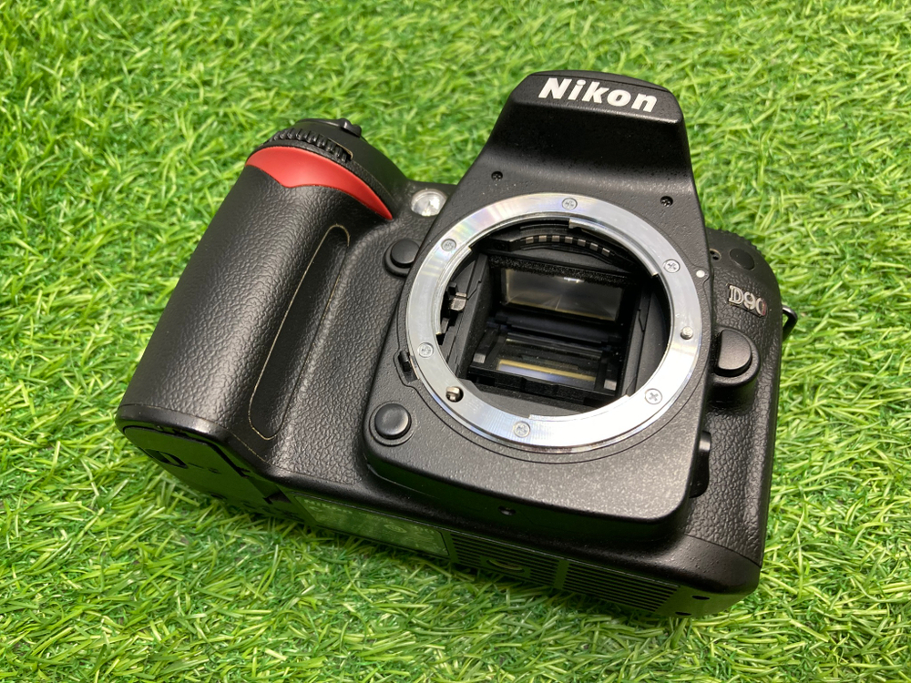 Nikon D90 14.000 кадров