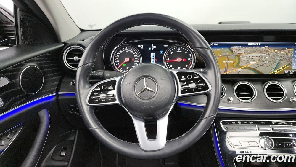 Mercedes-Benz E-Class W213 E220d Avangarde (10.2019)