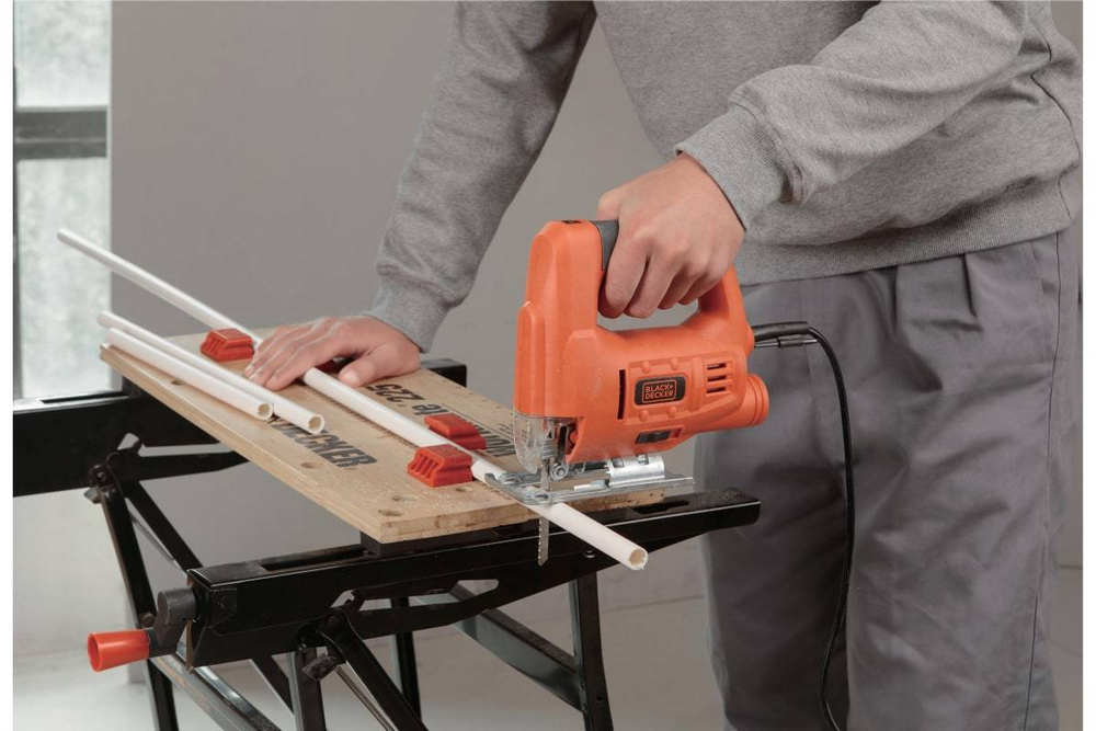 Электролобзик Black&Decker JS20-RU