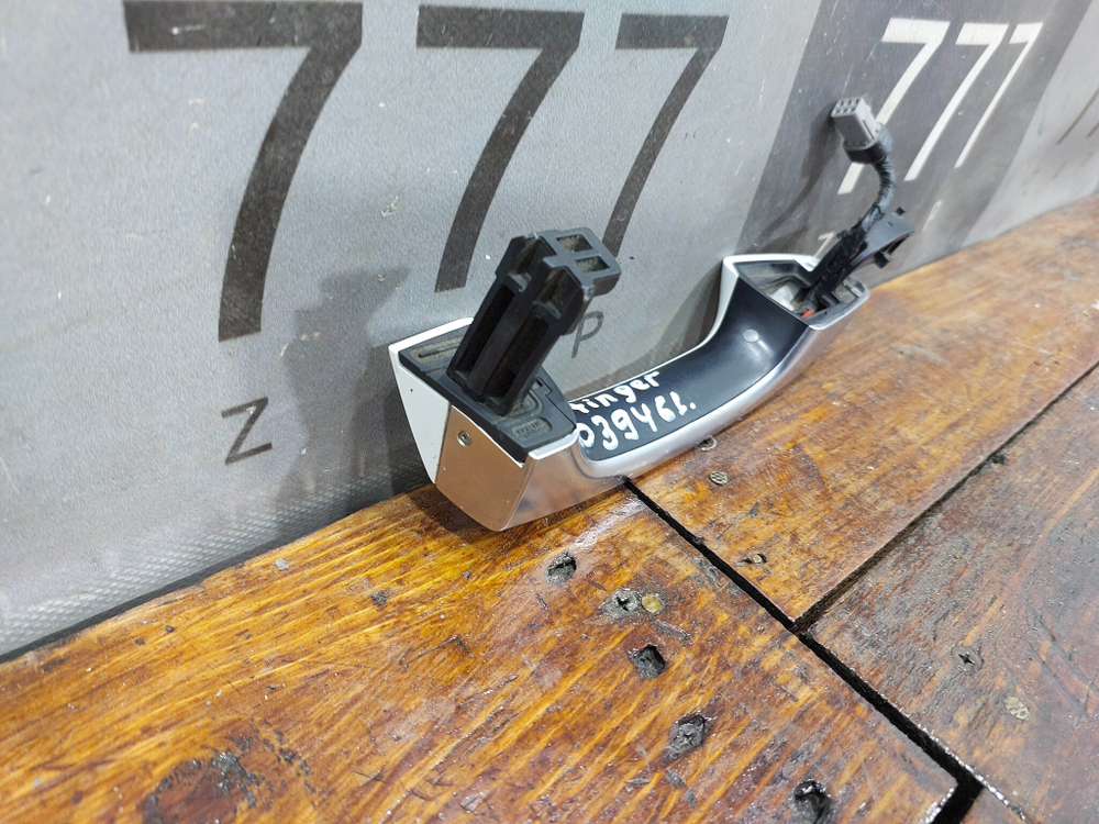 Ручка двери наружная левая Kia Stinger (CK) 17-нв Б/У Оригинал 82651J5200