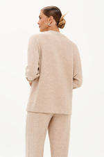 23411 Свитшот женский (бежевый)