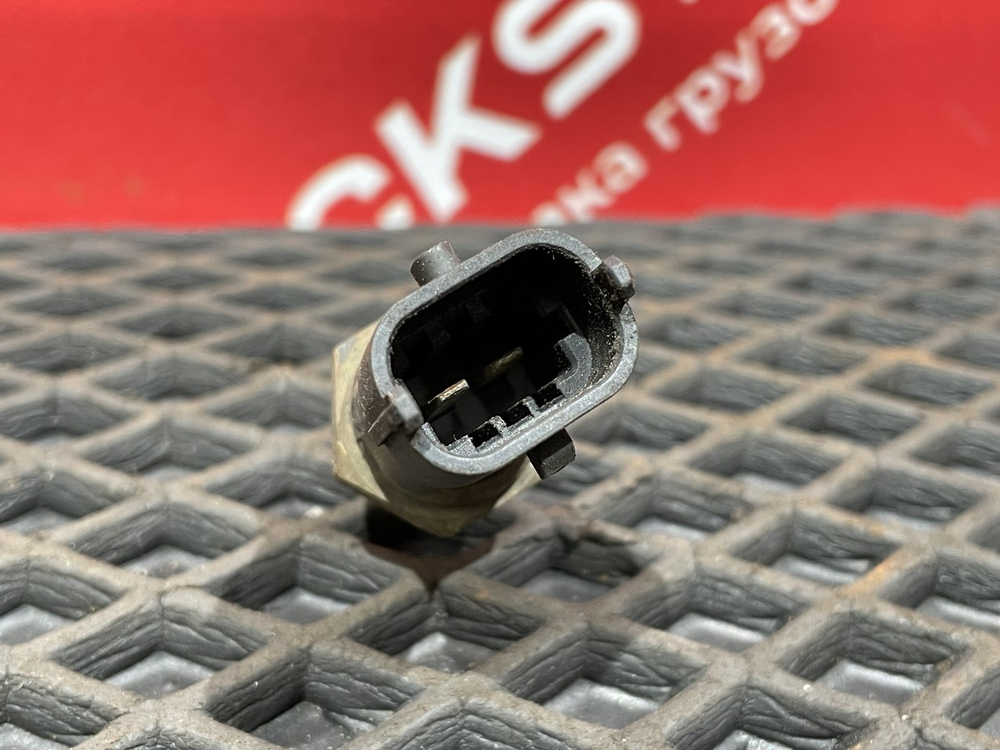 Датчик температуры охлаждающей жидкости