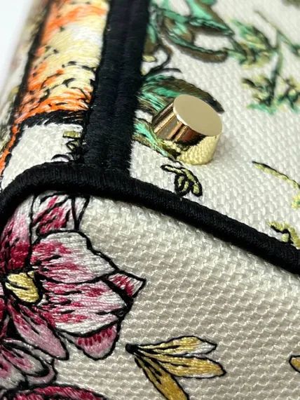 Сумка для женщин Dior Lady D-lite, модель среднего формата белый