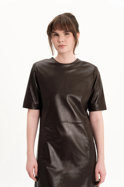 Коричневое кожаное платье