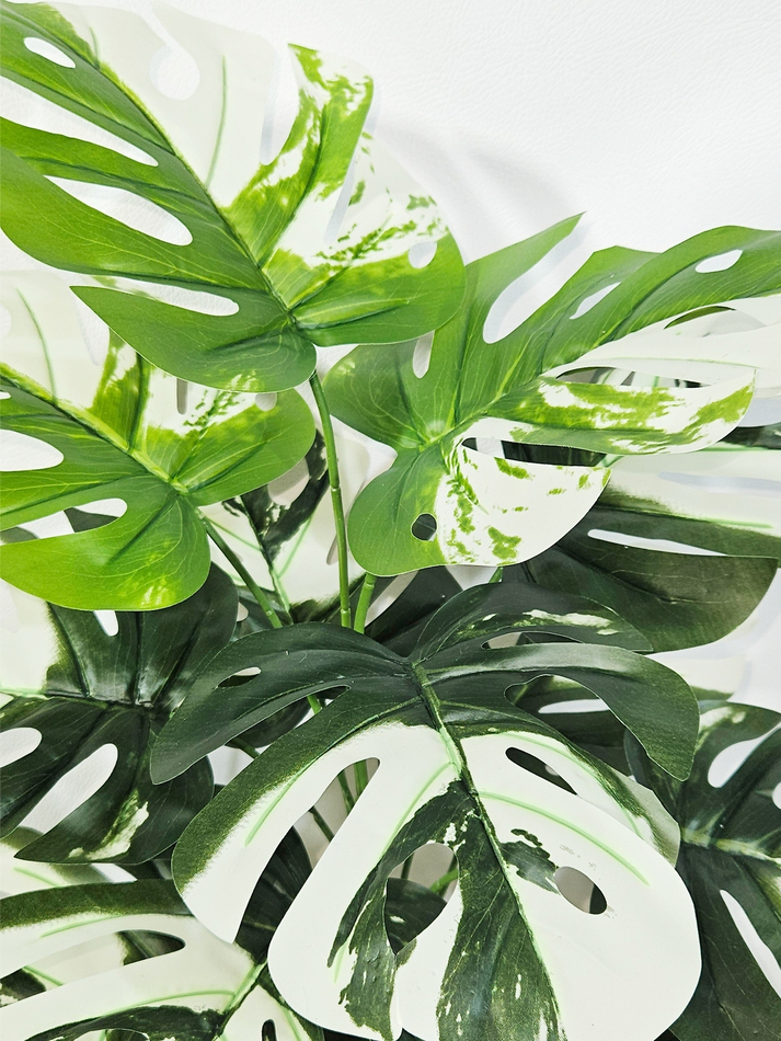 Искусственная Монстера Альба 55см в кашпо