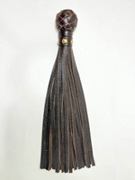 Коричневая генитальная кожаная плеть - 30 см. (Цвет: коричневый)