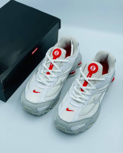 Кроссовки NIKE SHOX SUPREME