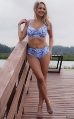 Пляжные плавки-бразилиана с растительным принтом нежной расцветки (Размер: L) (Цвет: белый с синим)