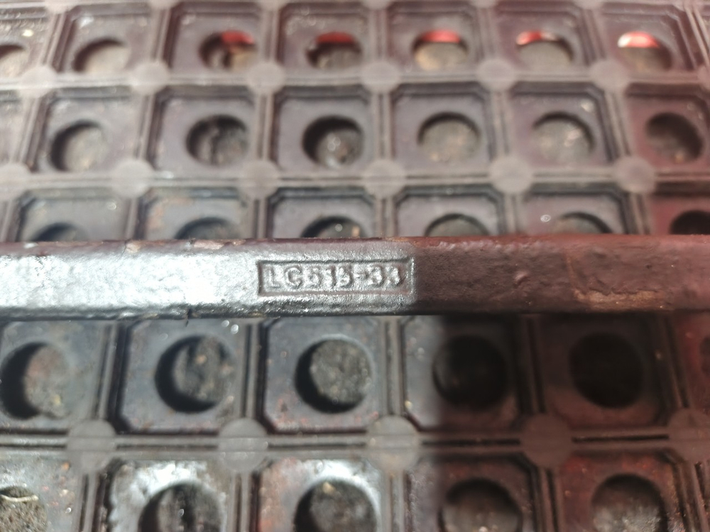 Стойка переднего стабилизатора 2023г