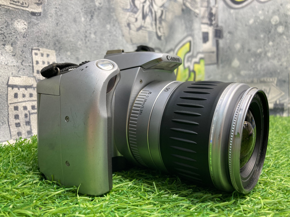 Canon EOS 300v kit EF 28-90mm 4-5.6 II