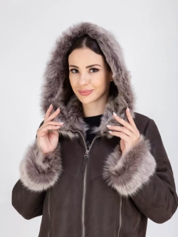 Дубленка натуральная с капюшоном зимняя