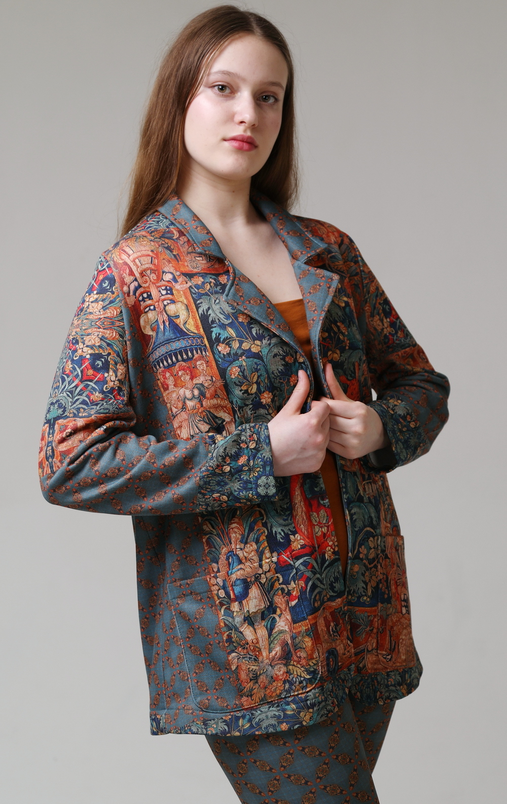 Трикотажный жакет "Сказочный лес", по мотивам фламандского гобелена 16 века, выполненного в технике мильфлёр