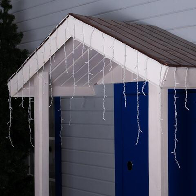 Гирлянда с фиолетовым свечением и 8 режимами «Бахрома» (4х0,6 м)