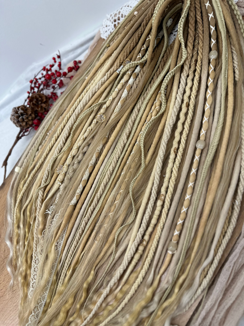 Многофактурные войлочные дреды с кончиками из козы