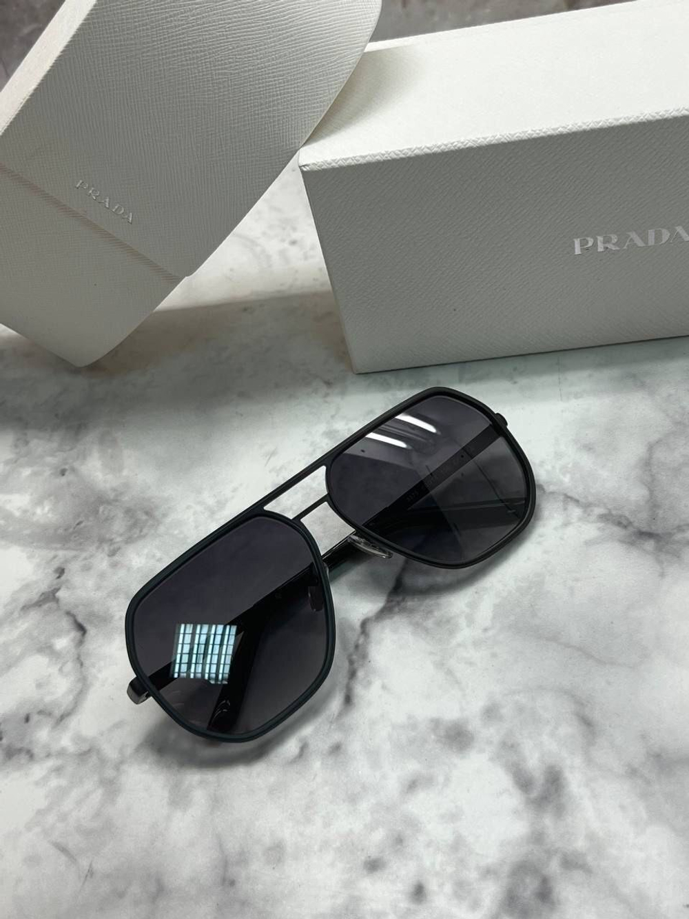 Очки Prada