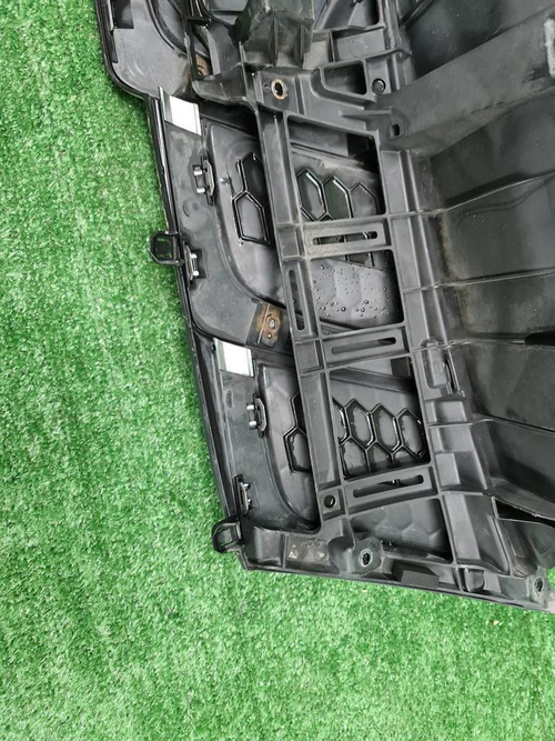 Решетка радиатора Suzuki Vitara 2 (2014-2019)