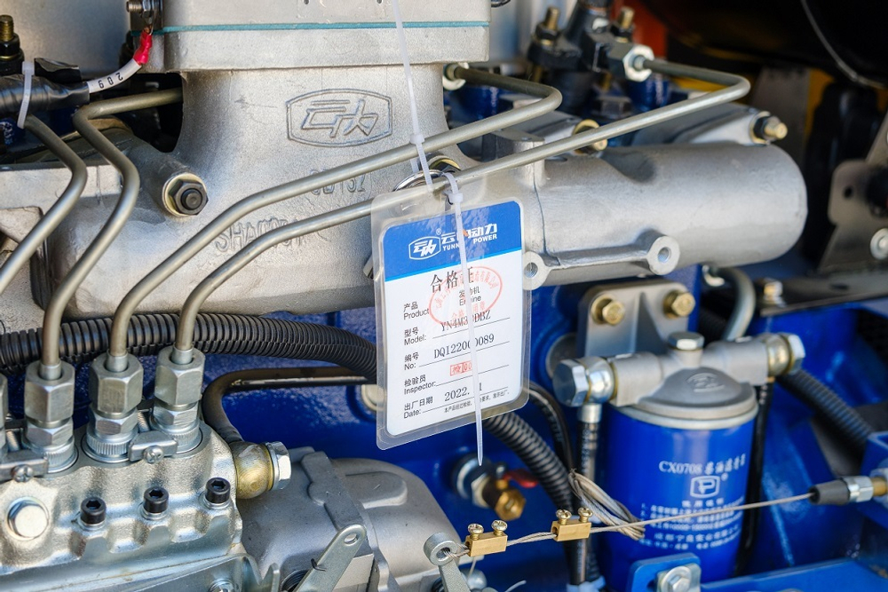 Дизельный генератор Vektor AD-30Y-T400 в кожухе