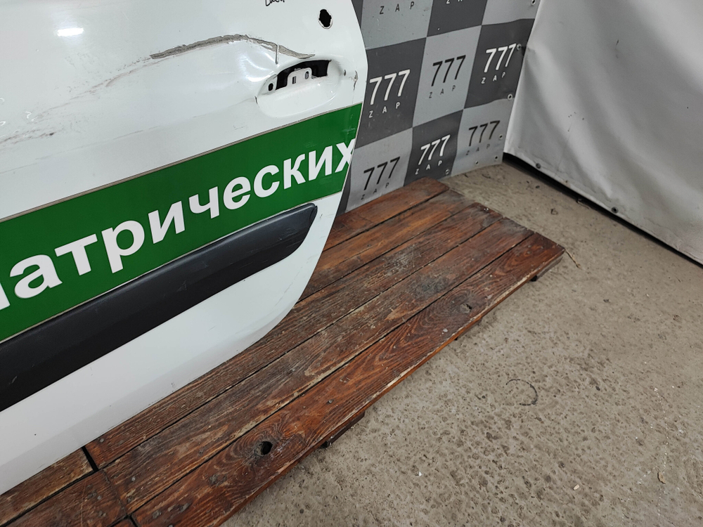 Дверь задняя левая глухая Lada Largus 12-нв Б/У Оригинал 821015688R