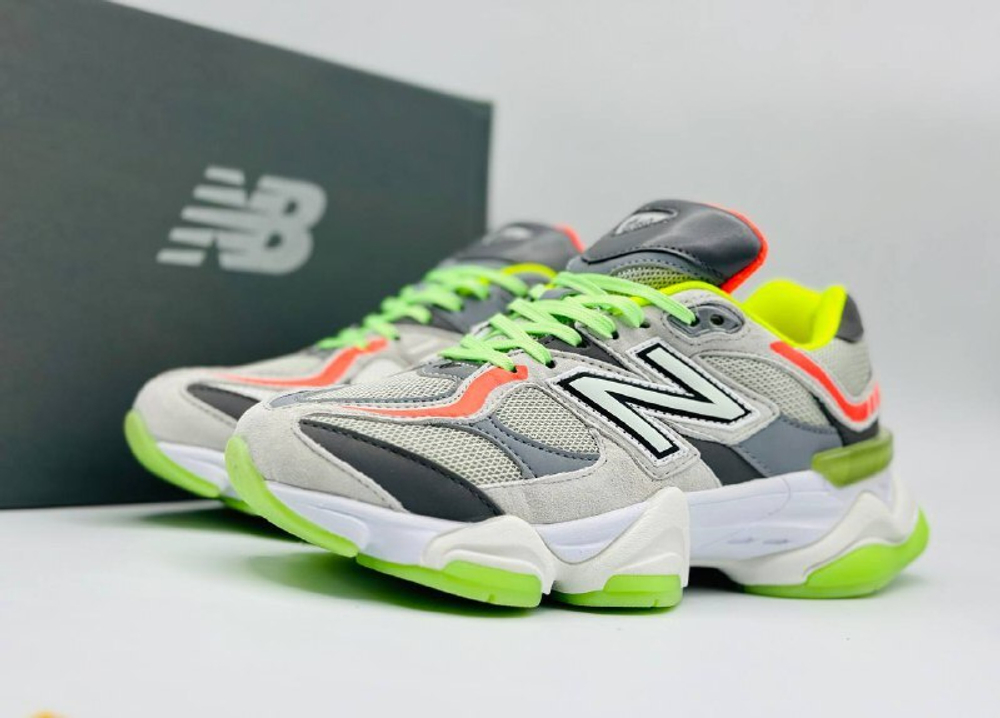 Женские кроссовки NEW BALANCE 9060