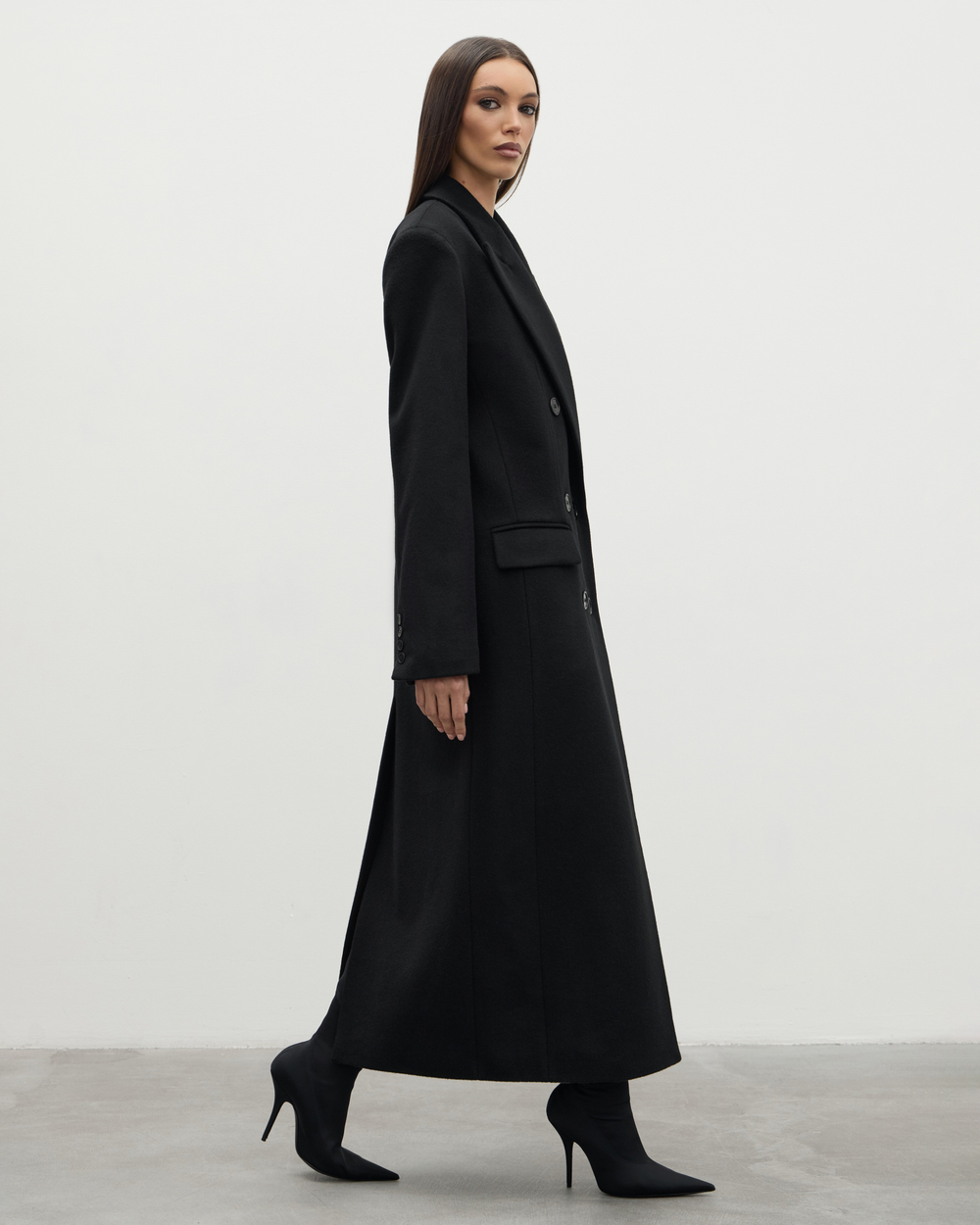 Двубортное пальто из шерсти