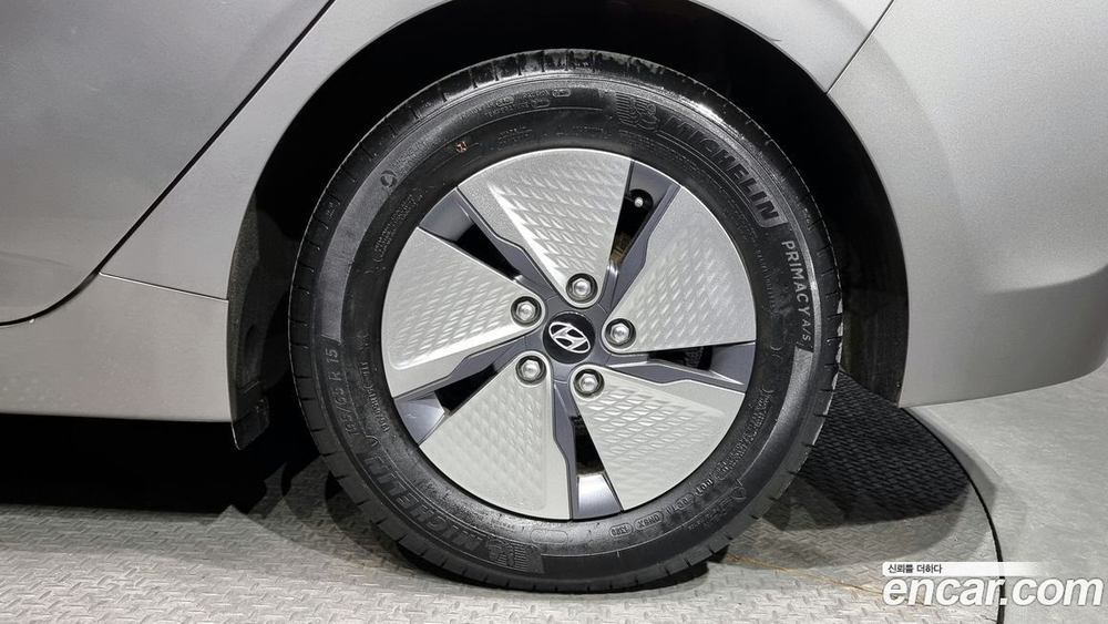 Hyundai The New Ionic Hybrid 1.6 HEV (06.2020)