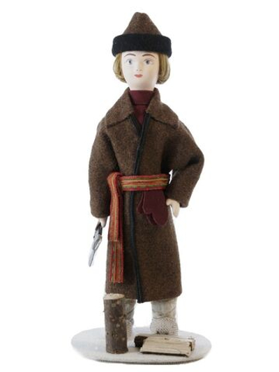 Фарфоровая кукла коллекционная Юный дровосек в зимней крестьянской одежде