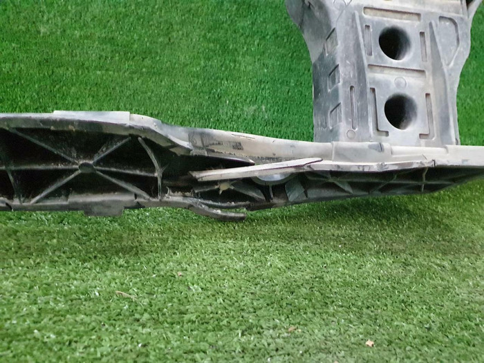 Телевизор Genesis GV70 (2020-н.в.)