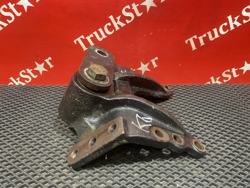 Кронштейн передней рессоры 2017г