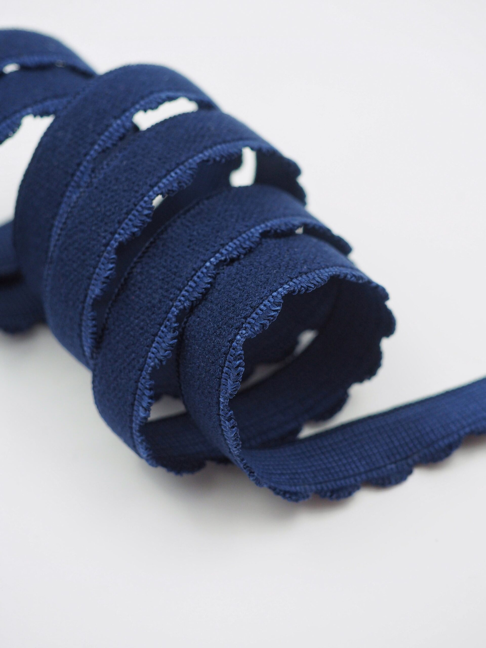 Резинка отделочная темно-синяя ажурная ширина 12 мм с учетом фестона