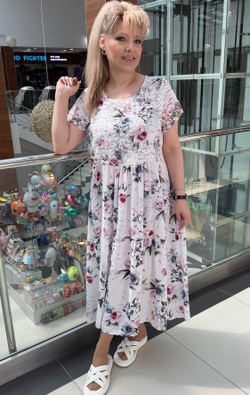 Нарядное цветное с гипюровой вставкой платье