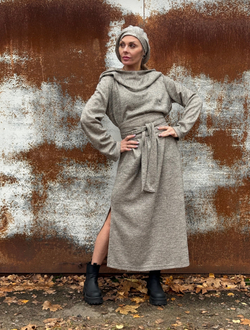 Платье Assassin / не знаем какой это цвет / красивый