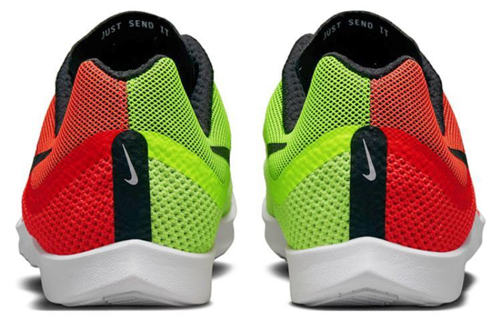 Кроссовки Nike Distance D11