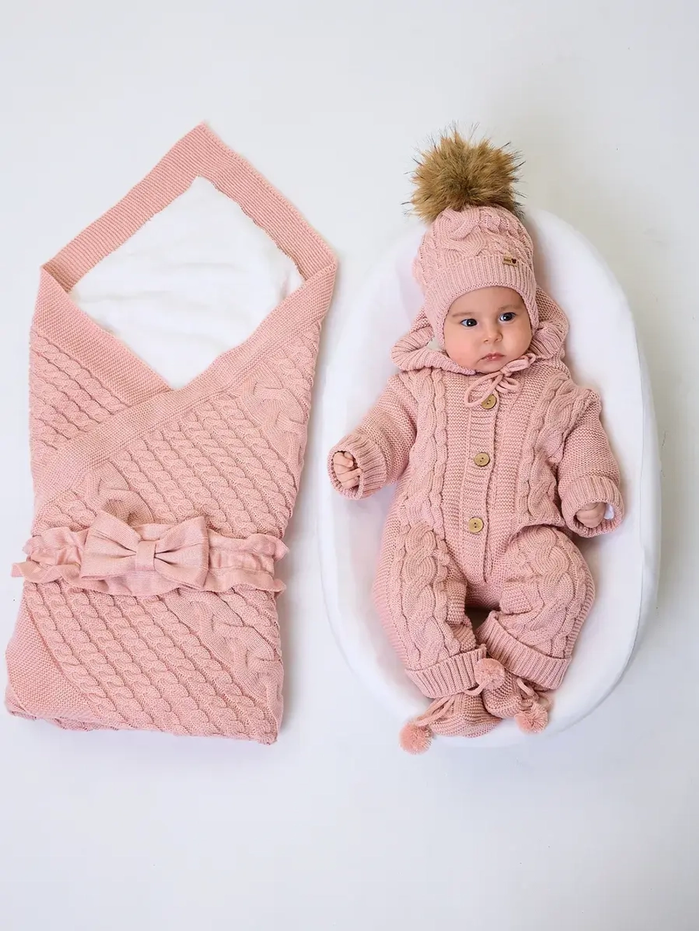 Вязаный конверт на выписку для новорожденного теплый