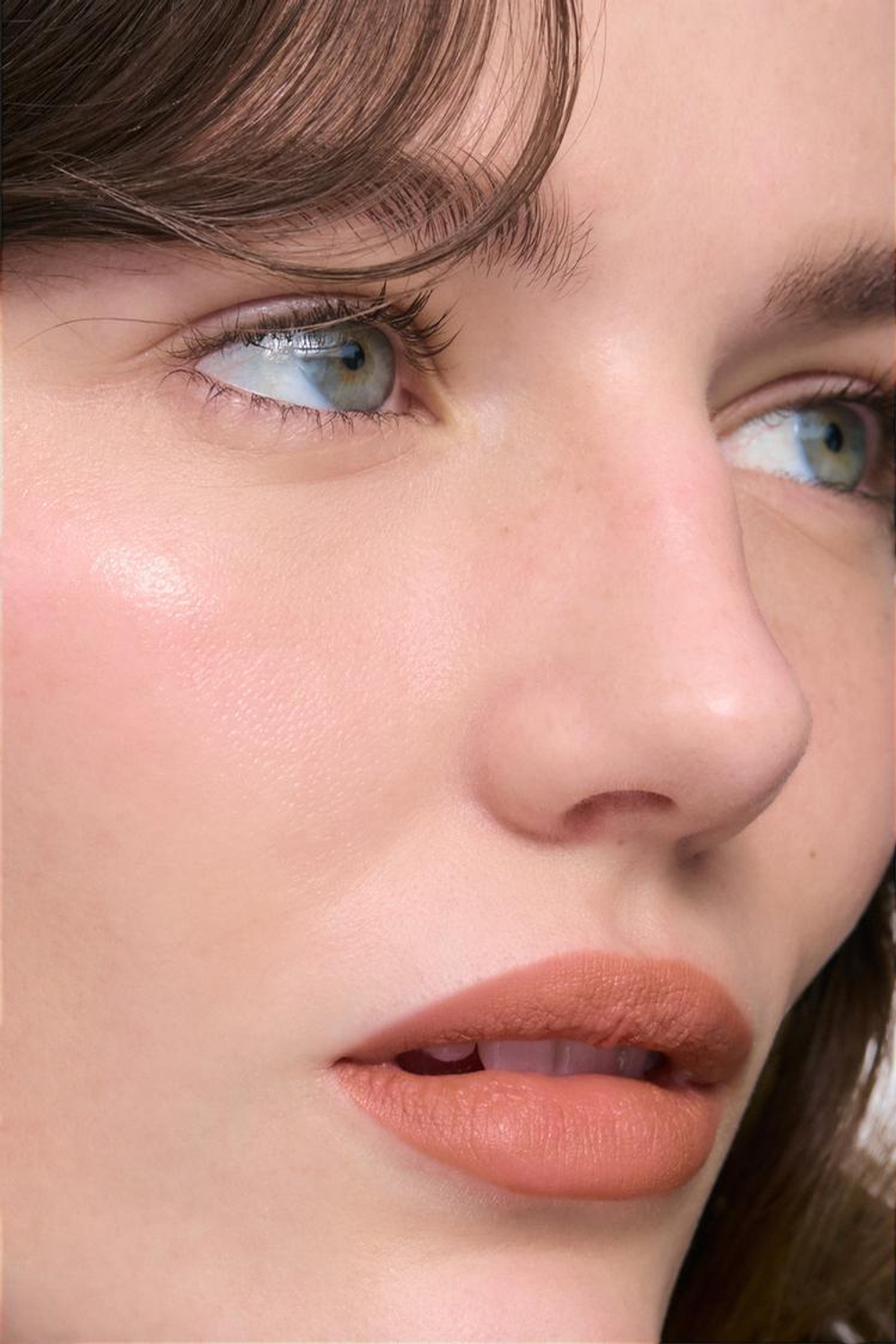 ZARA Блеск для губ в стике с матовым покрытием, карамельный