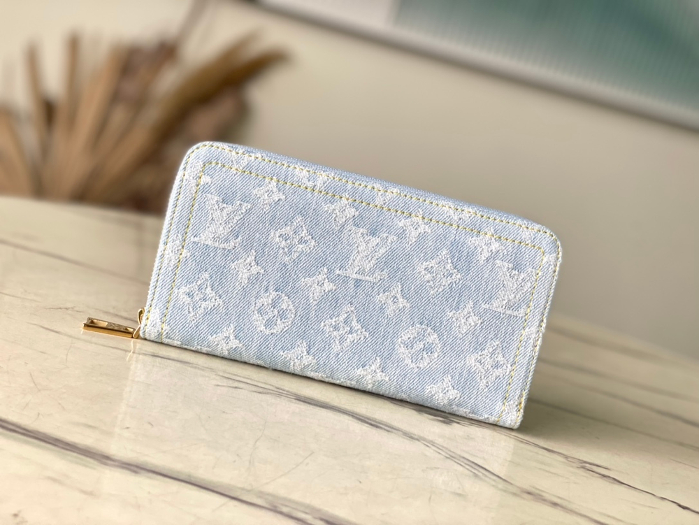 Louis Vuitton Zippy Wallet
